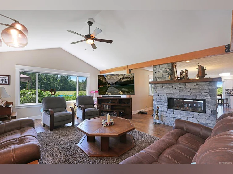 2332 Endall Road, Black Creek, BC, V9J 1G7 - 4