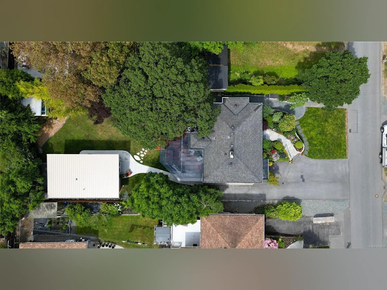 2890 Inlet Avenue, Saanich, BC, V9A 2M7 - 45