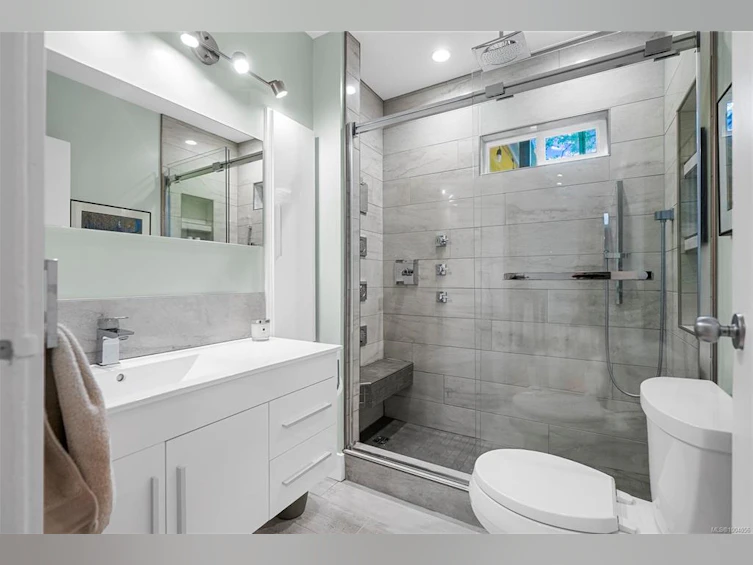 2890 Inlet Avenue, Saanich, BC, V9A 2M7 - 12