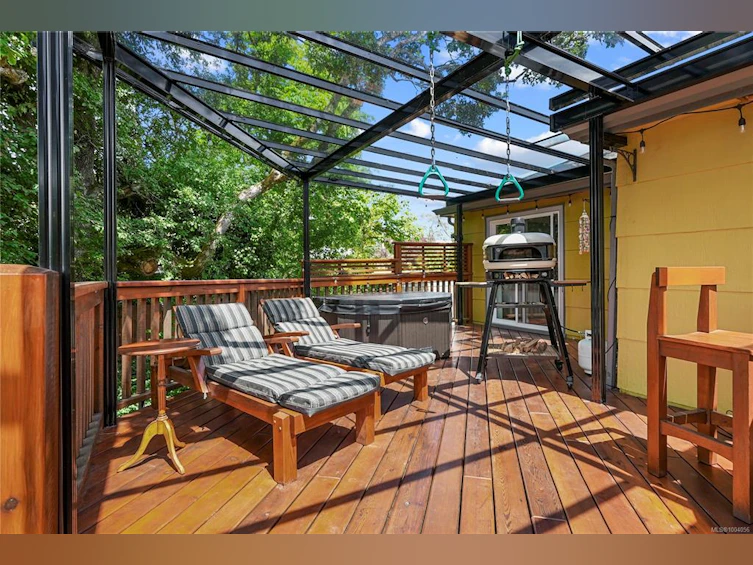 2890 Inlet Avenue, Saanich, BC, V9A 2M7 - 30