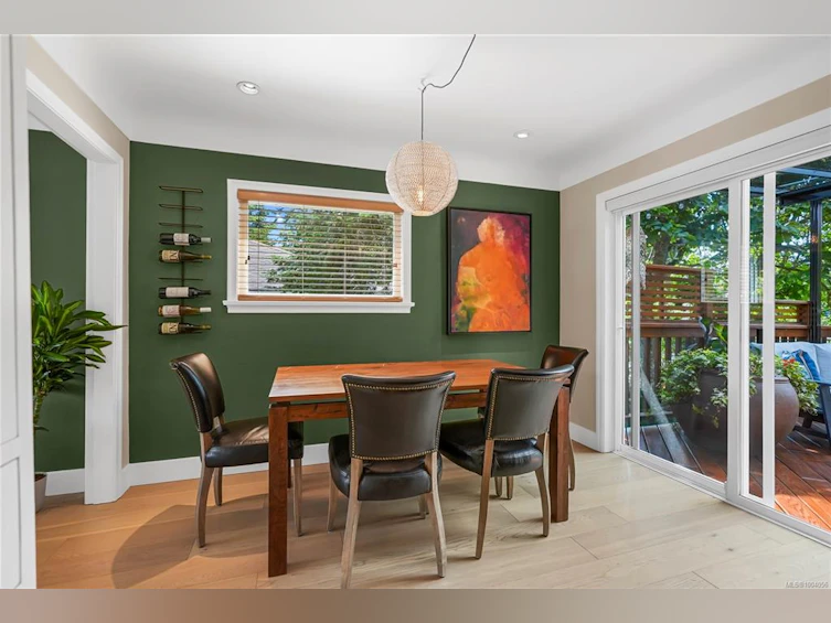 2890 Inlet Avenue, Saanich, BC, V9A 2M7 - 10