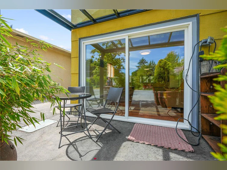 2890 Inlet Avenue, Saanich, BC, V9A 2M7 - 42