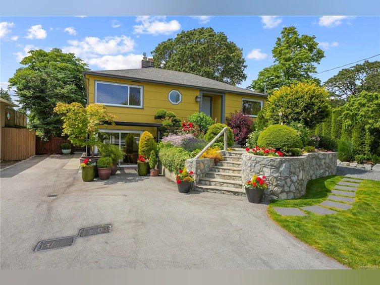 2890 Inlet Avenue, Saanich, BC, V9A 2M7 - 46