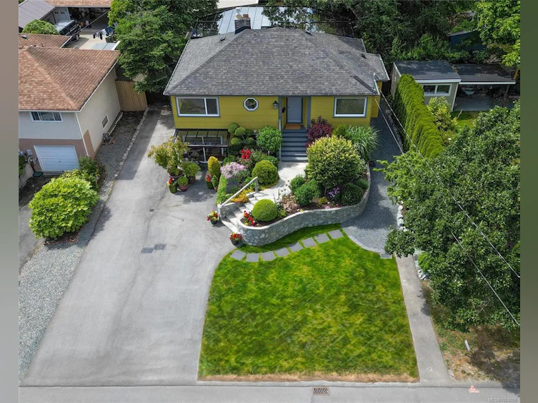 2890 Inlet Avenue, Saanich, BC, V9A 2M7 - 43