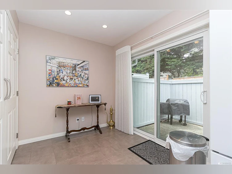 8-3966 Cedar Hill Cross Road, Saanich, BC, V8P 5R4 - 23