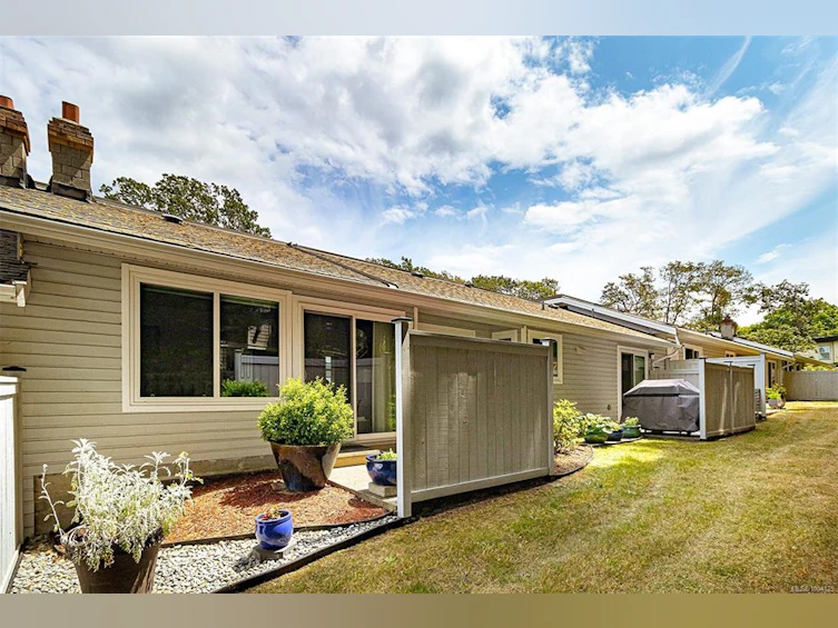8-3966 Cedar Hill Cross Road, Saanich, BC, V8P 5R4 - 39