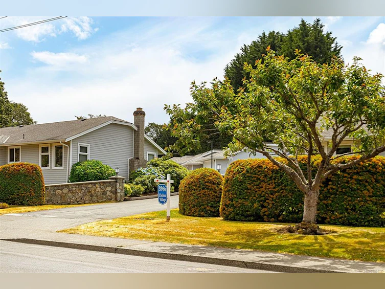 8-3966 Cedar Hill Cross Road, Saanich, BC, V8P 5R4 - 2