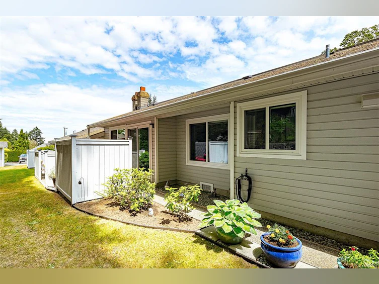 8-3966 Cedar Hill Cross Road, Saanich, BC, V8P 5R4 - 40