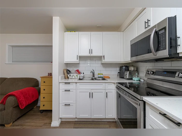 3471 Lovat Avenue, Saanich, BC, V8X 1T8 - 30