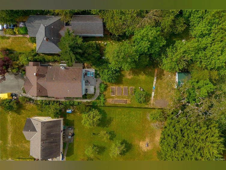 3471 Lovat Avenue, Saanich, BC, V8X 1T8 - 43