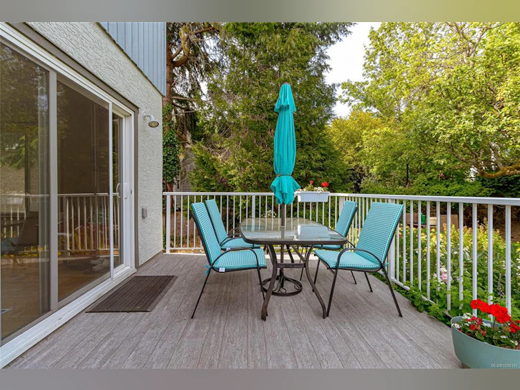 3471 Lovat Avenue, Saanich, BC, V8X 1T8 - 37