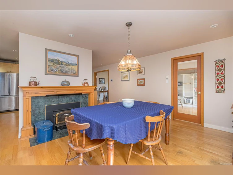 3471 Lovat Avenue, Saanich, BC, V8X 1T8 - 9