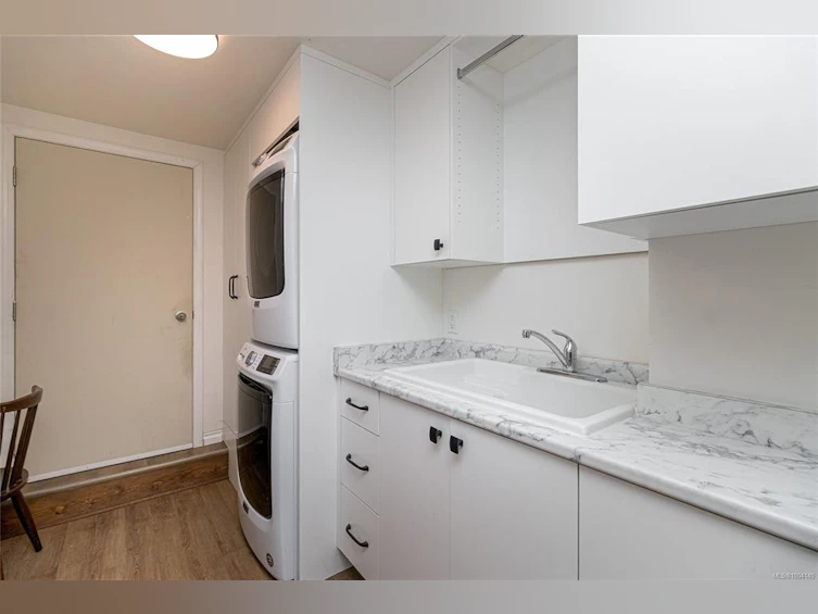 3471 Lovat Avenue, Saanich, BC, V8X 1T8 - 26