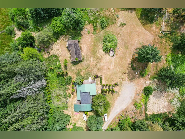 2411 South Road, Gabriola Island, BC, V0R 1X7 - 38