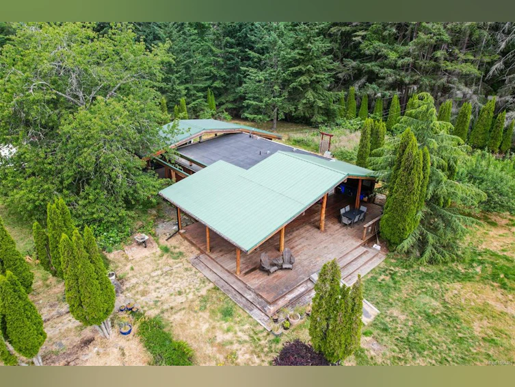 2411 South Road, Gabriola Island, BC, V0R 1X7 - 2