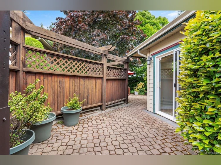 16-106 Aldersmith Place, View Royal, BC, V9A 7M8 - 34