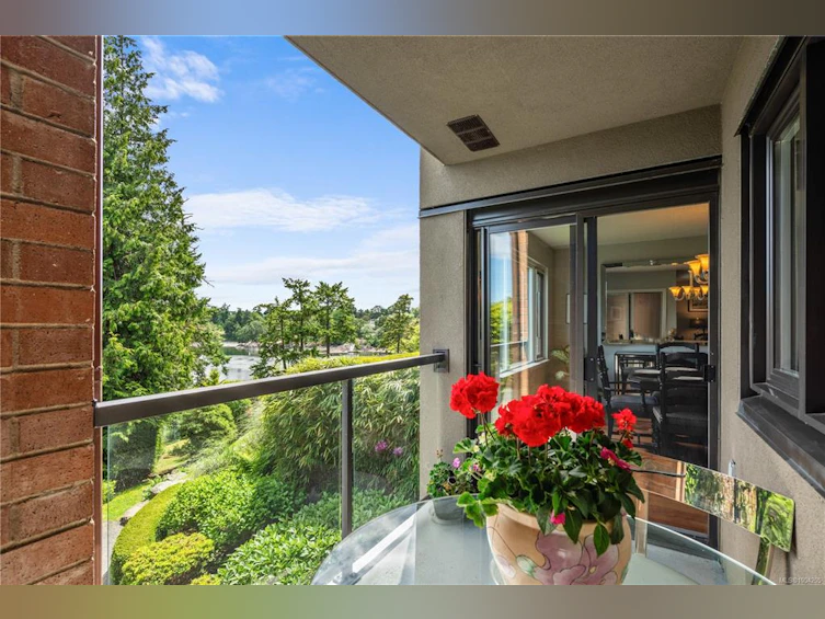 103-105 E Gorge Road, Victoria, BC, V9A 6Z3 - 17