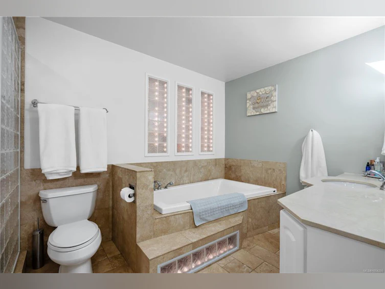 103-105 E Gorge Road, Victoria, BC, V9A 6Z3 - 18