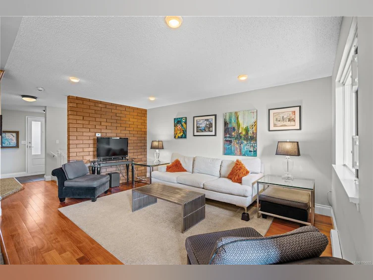 103-105 E Gorge Road, Victoria, BC, V9A 6Z3 - 5