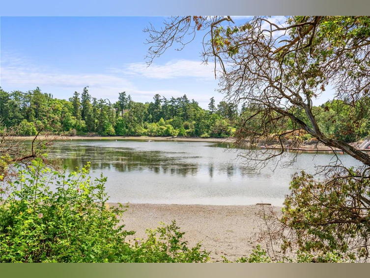 103-105 E Gorge Road, Victoria, BC, V9A 6Z3 - 32