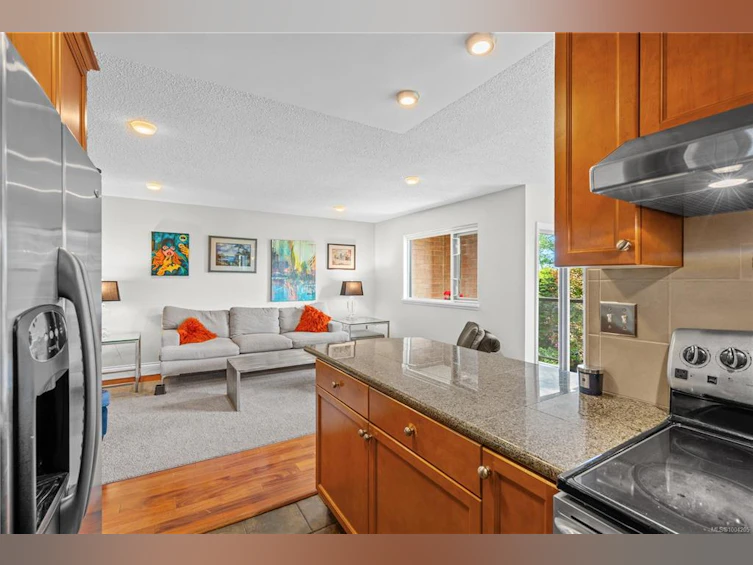 103-105 E Gorge Road, Victoria, BC, V9A 6Z3 - 11