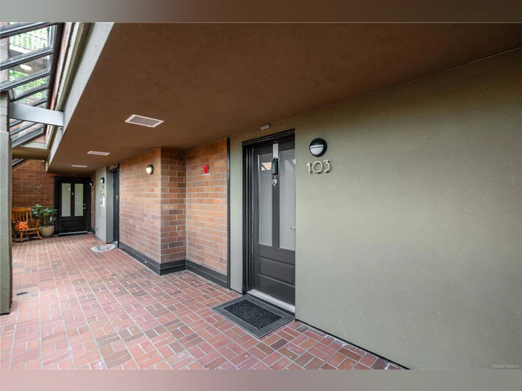 103-105 E Gorge Road, Victoria, BC, V9A 6Z3 - 35