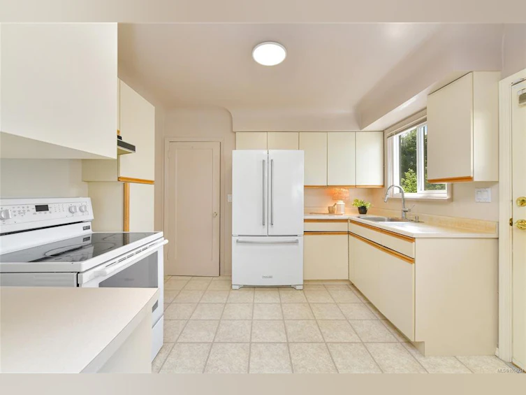 3180 Davin Street, Saanich, BC, V9A 1T9 - 12