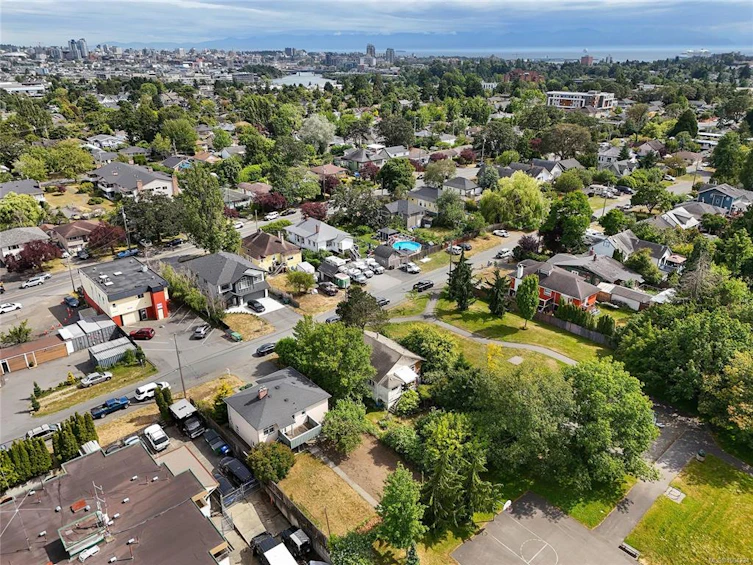 3180 Davin Street, Saanich, BC, V9A 1T9 - 47