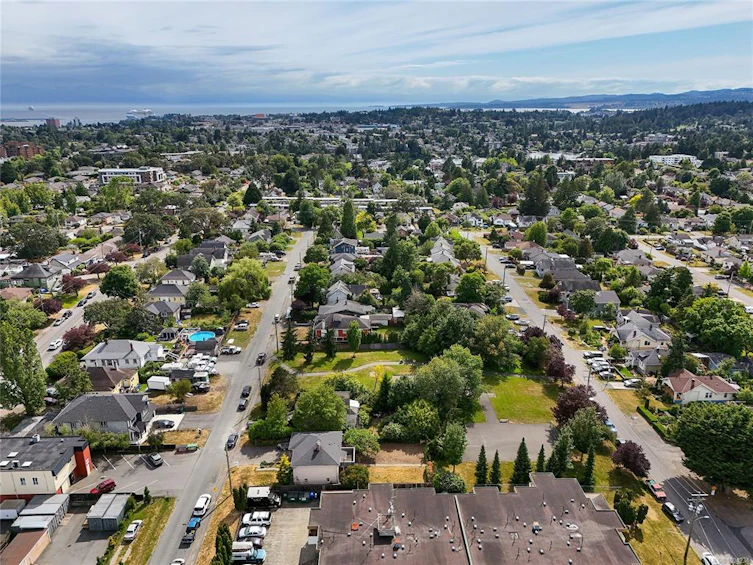 3180 Davin Street, Saanich, BC, V9A 1T9 - 48