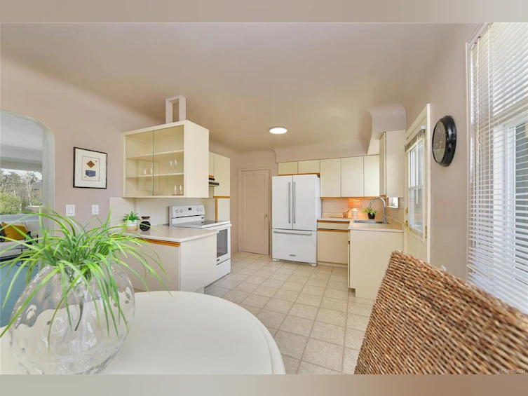 3180 Davin Street, Saanich, BC, V9A 1T9 - 15