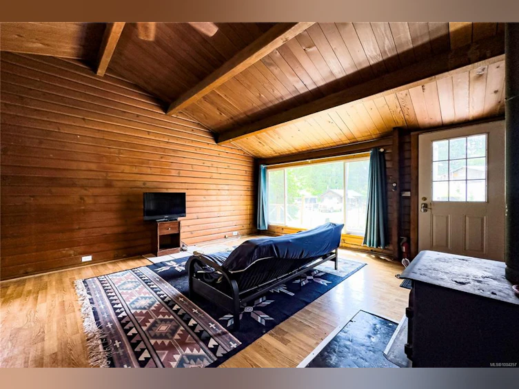 622 Keno Crescent, Zeballos, BC, V0P 2A0 - 2