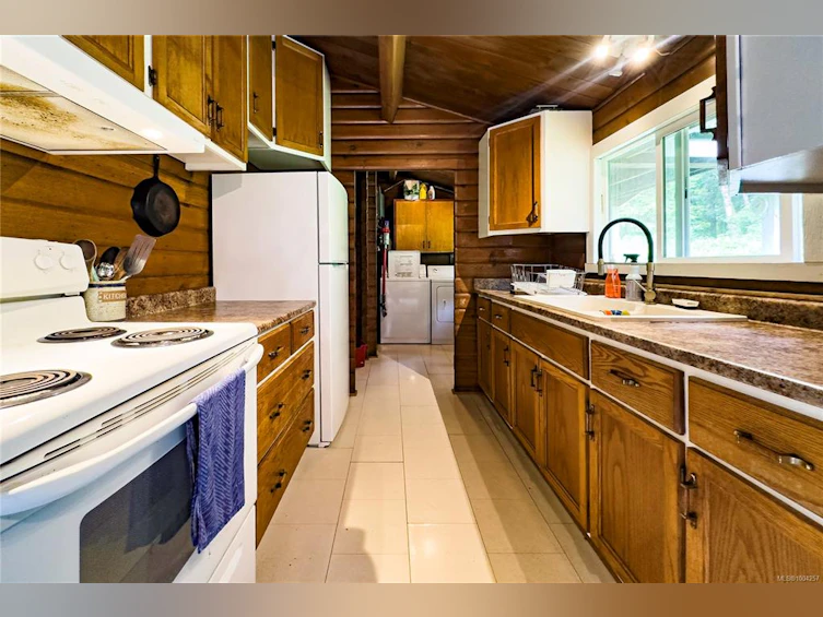 622 Keno Crescent, Zeballos, BC, V0P 2A0 - 13