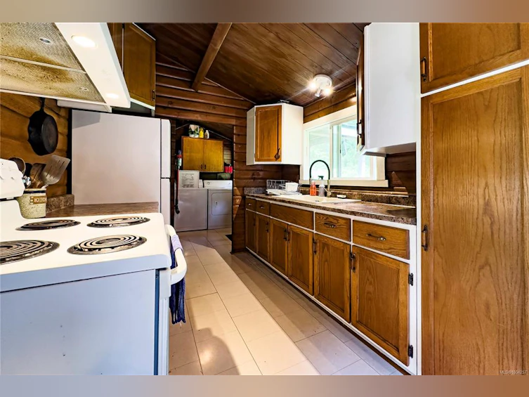 622 Keno Crescent, Zeballos, BC, V0P 2A0 - 12
