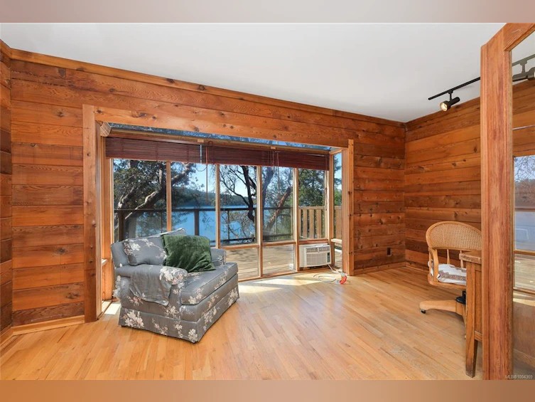 330 East West Road, Mayne Island, BC, V0N 2J2 - 16