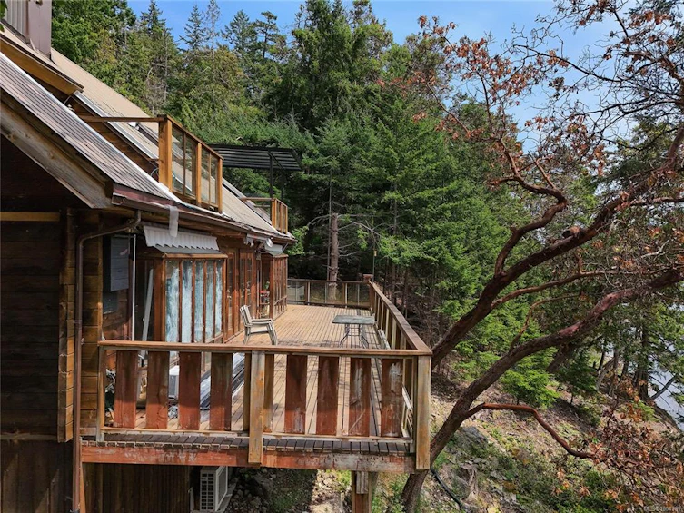 330 East West Road, Mayne Island, BC, V0N 2J2 - 69