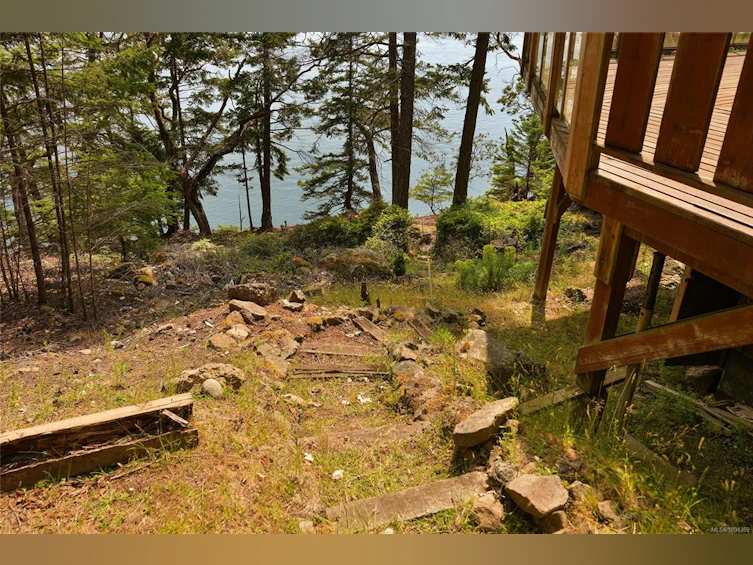 330 East West Road, Mayne Island, BC, V0N 2J2 - 47