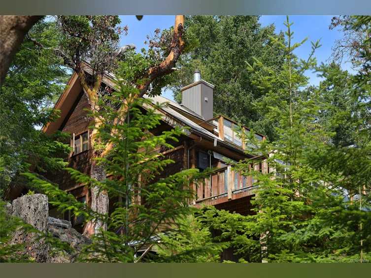 330 East West Road, Mayne Island, BC, V0N 2J2 - 68