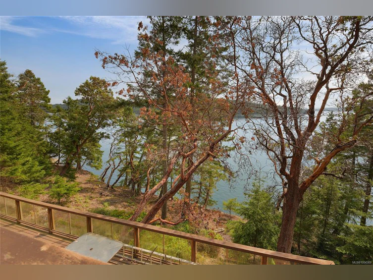 330 East West Road, Mayne Island, BC, V0N 2J2 - 36