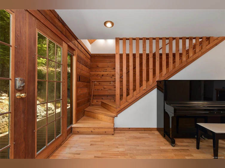 330 East West Road, Mayne Island, BC, V0N 2J2 - 17
