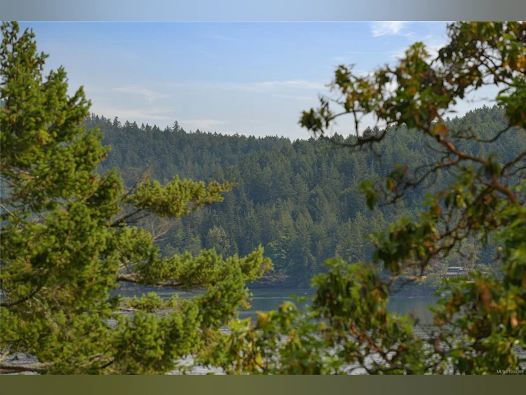 330 East West Road, Mayne Island, BC, V0N 2J2 - 64
