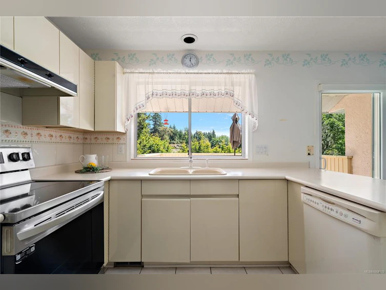 8581 Cathedral Place, North Saanich, BC, V8L 5E1 - 12