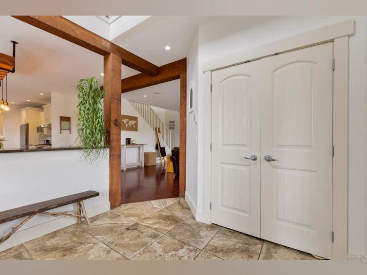 2673 Kendal Avenue, Cumberland, BC, V0R 1S0 - 4