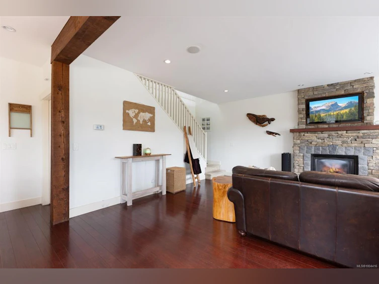 2673 Kendal Avenue, Cumberland, BC, V0R 1S0 - 5