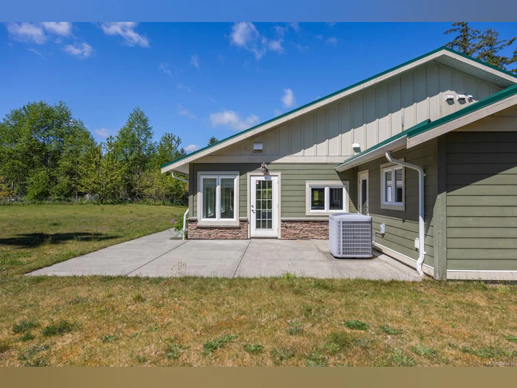 2051 Hector Road, Comox, BC, V9M 3Y7 - 48
