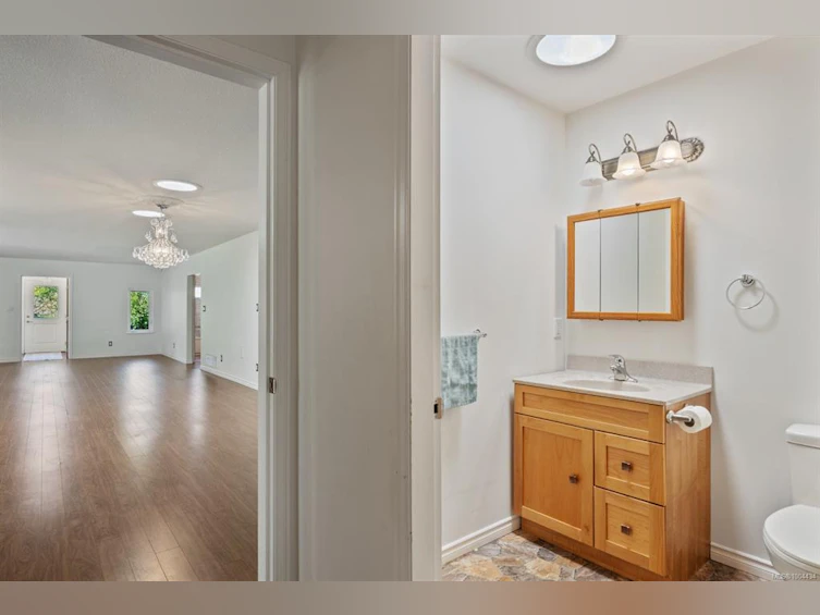 2051 Hector Road, Comox, BC, V9M 3Y7 - 29