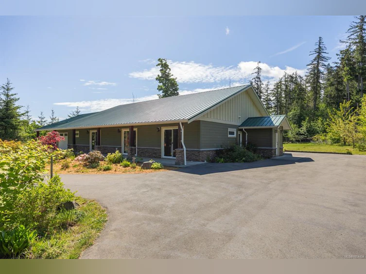 2051 Hector Road, Comox, BC, V9M 3Y7 - 41