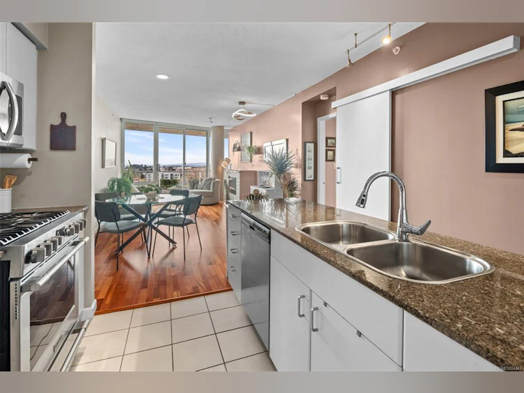 906-160 Wilson Street, Victoria, BC, V9A 7P9 - 9