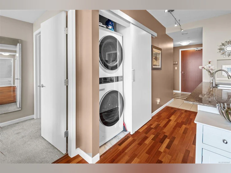 906-160 Wilson Street, Victoria, BC, V9A 7P9 - 32