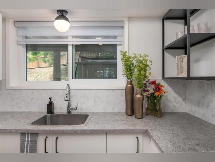A & B-123 Adams Avenue, Nanaimo, BC, V9S 4R9 - 9