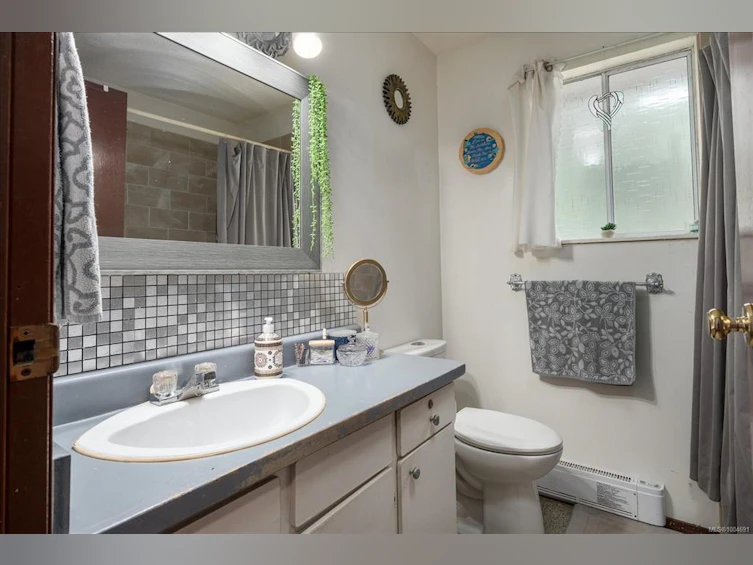 A & B-123 Adams Avenue, Nanaimo, BC, V9S 4R9 - 28